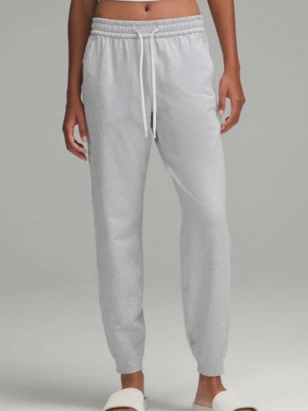 Lululemon Soft Jersey Classic-Fit Mid-Rise Jogger in Light Grey Size 4 - Picture 1 of 4